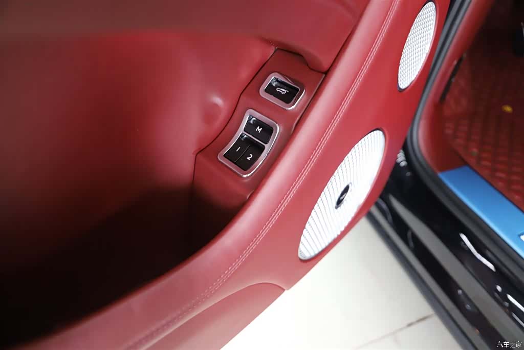 Bentley Bentayga, 2022 20