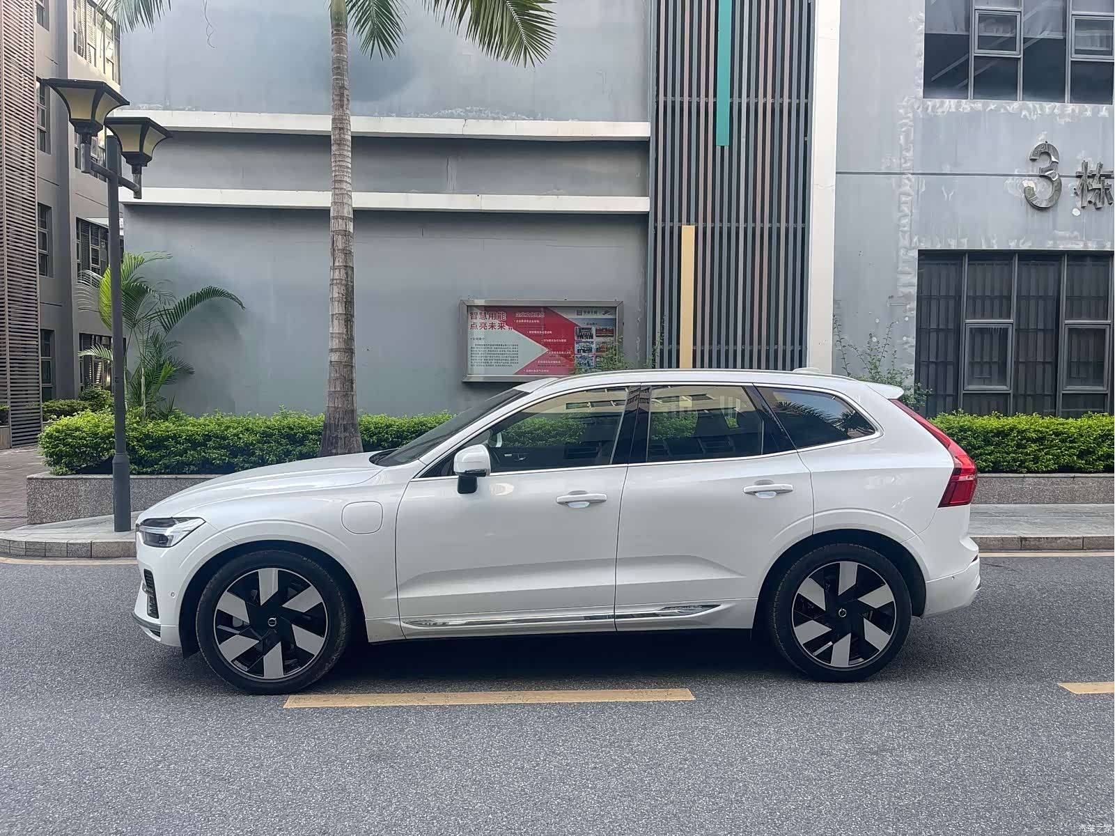 Volvo XC60, 2025 9