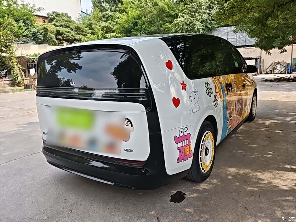 Li Auto MEGA, 2024 7