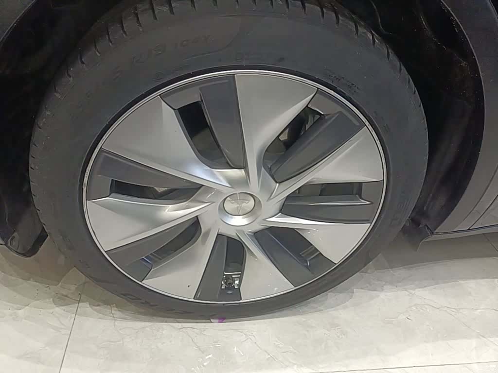 Tesla Model Y, 2022 23