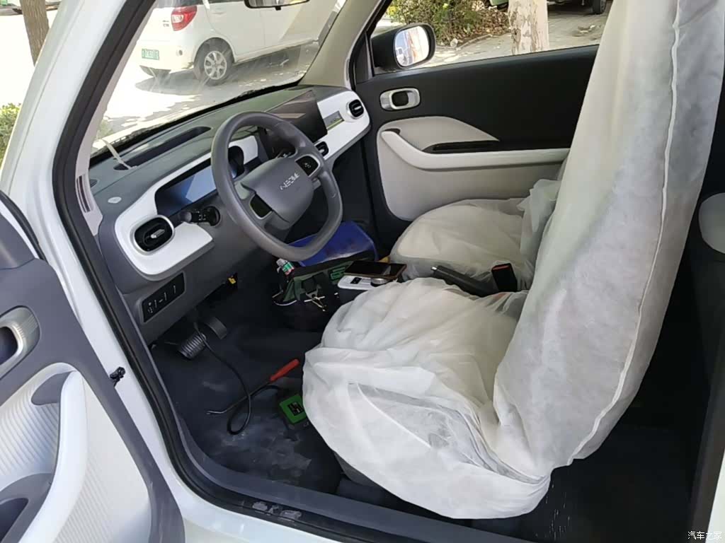 Geely Panda, 2025 15