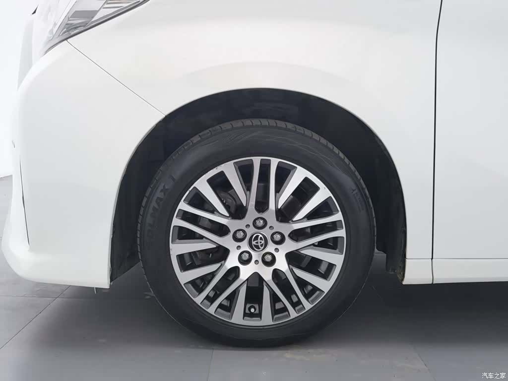 Toyota Alphard, 2017 17