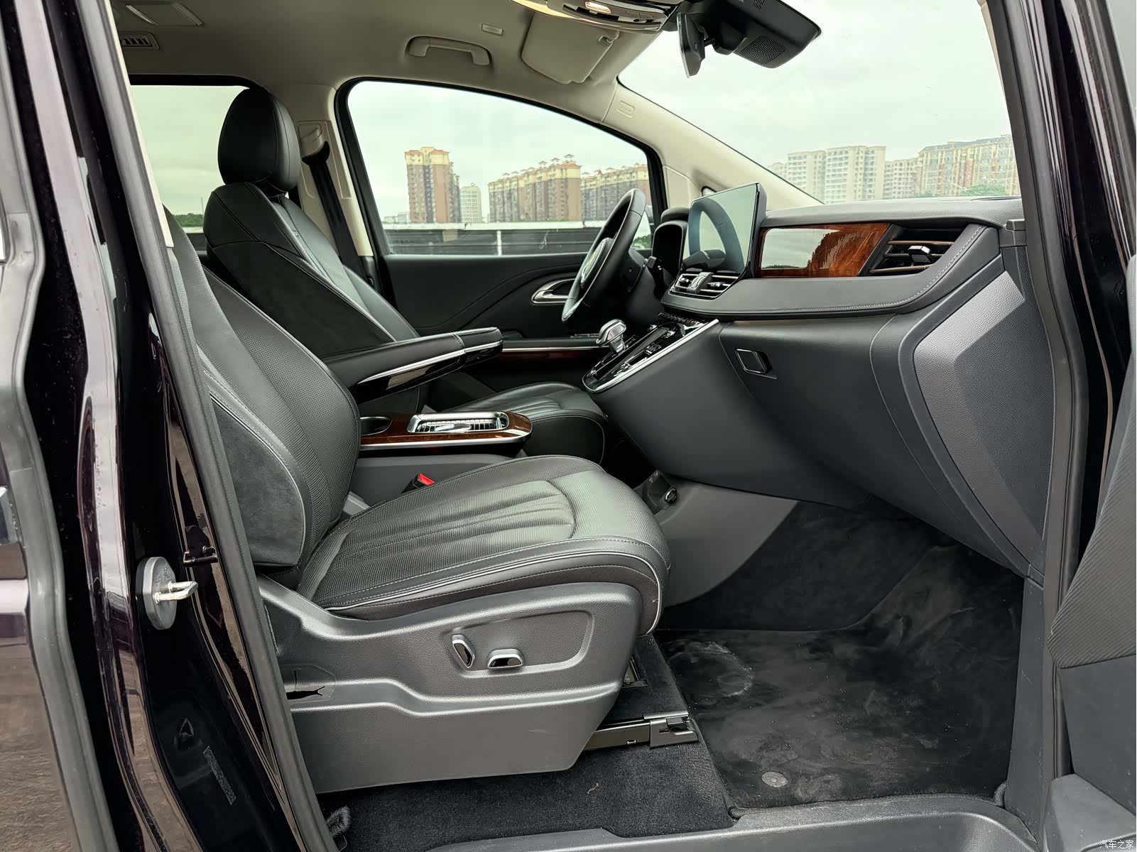 Hongqi HQ9, 2024 15