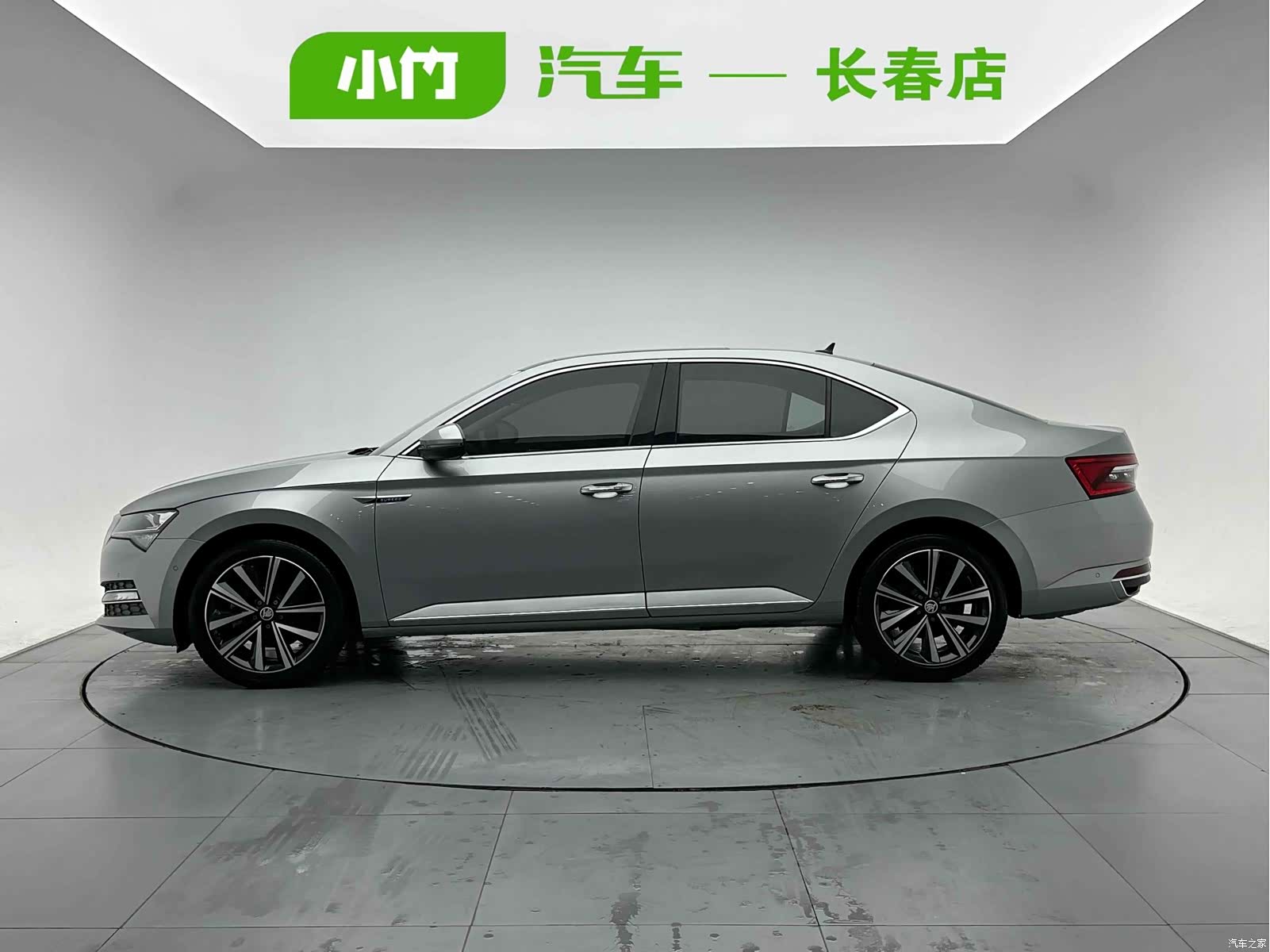Skoda Superb, 2022 3