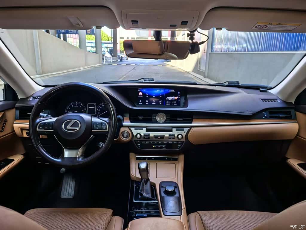 Lexus ES, 2017 19
