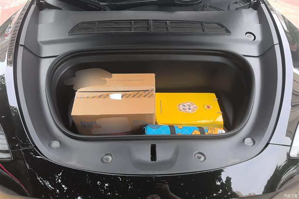 Tesla Model Y, 2021 10