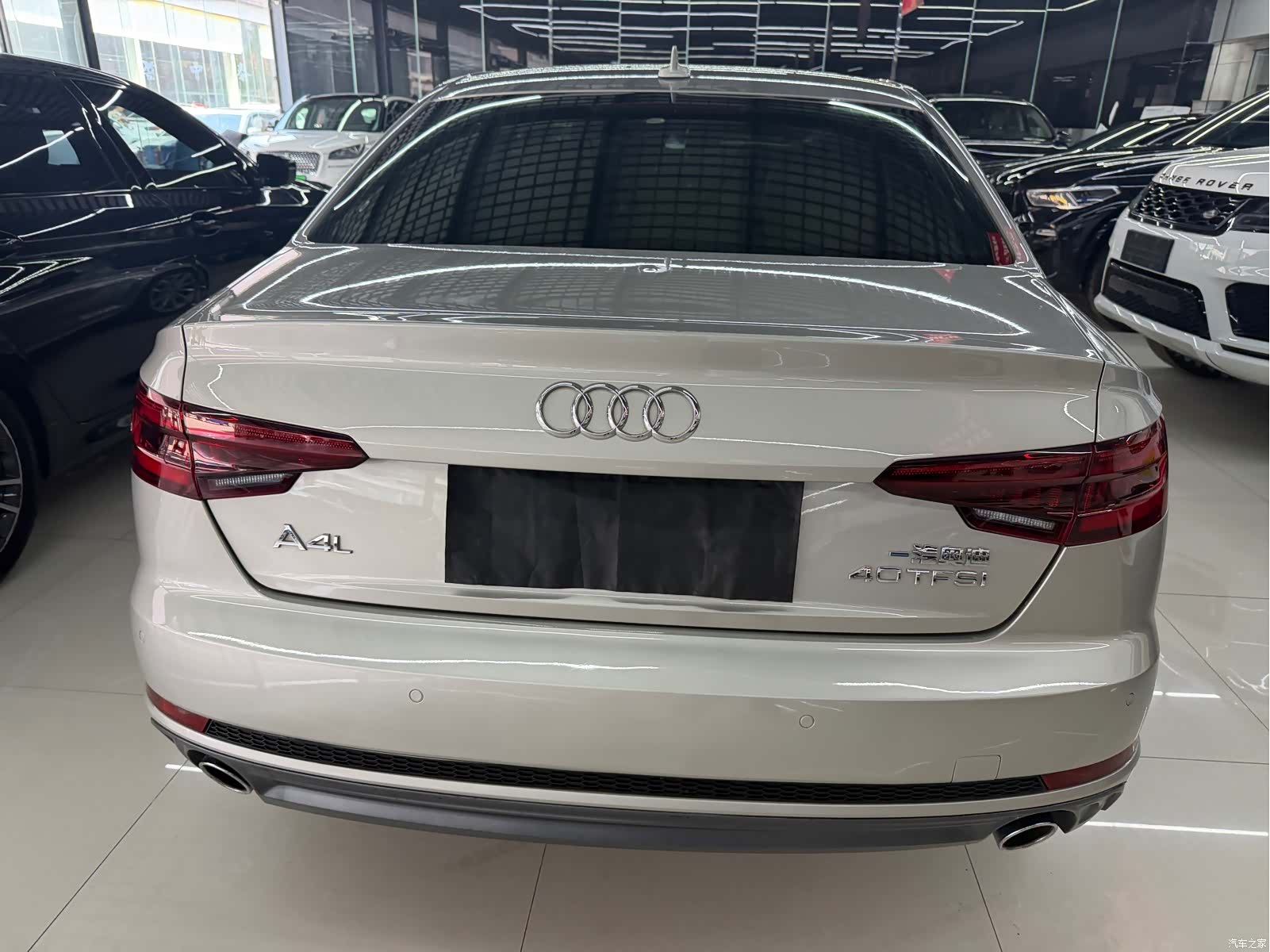 Audi A4L, 2018 все фото