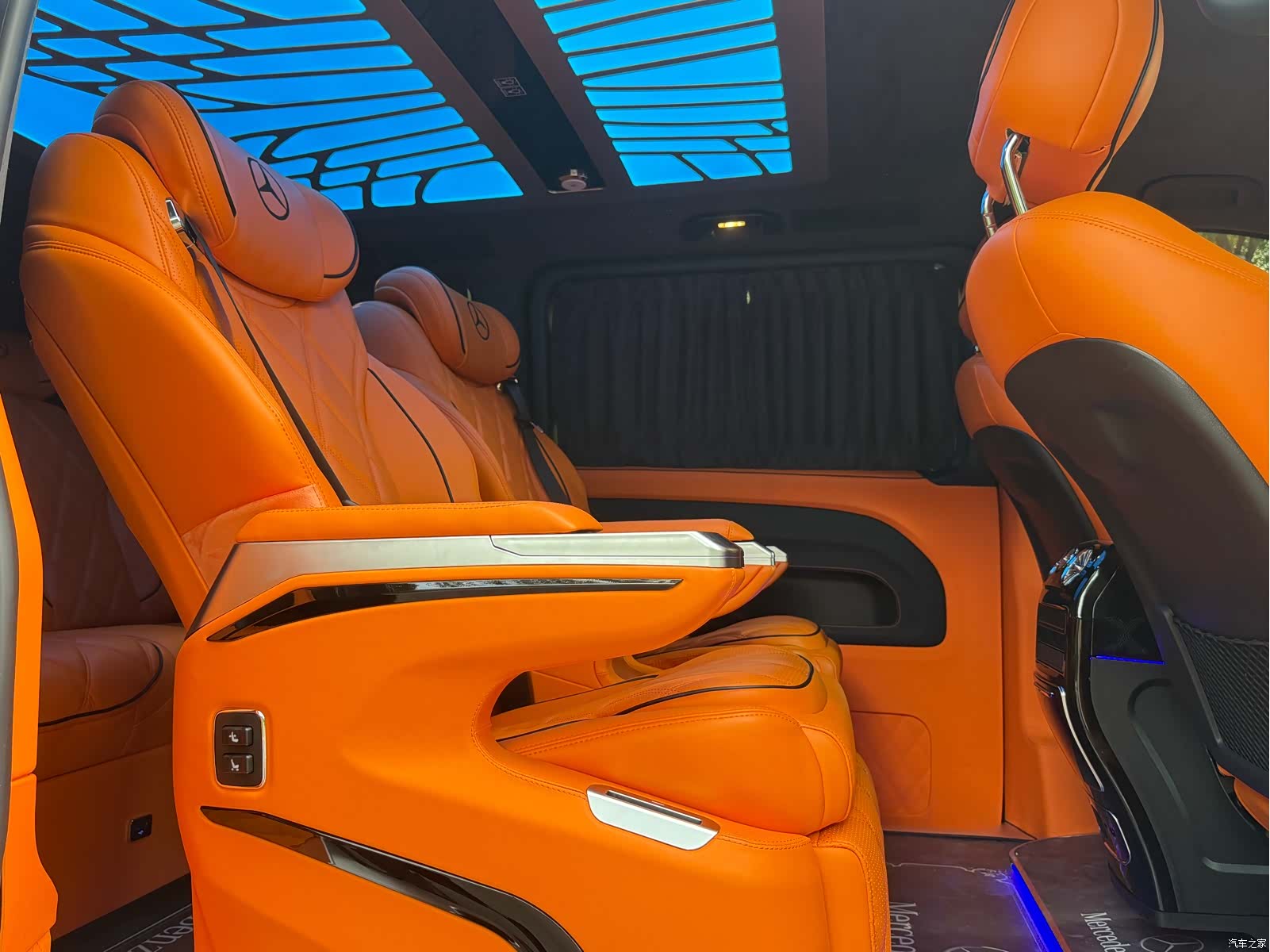 Mercedes-Benz 7, 2024 6