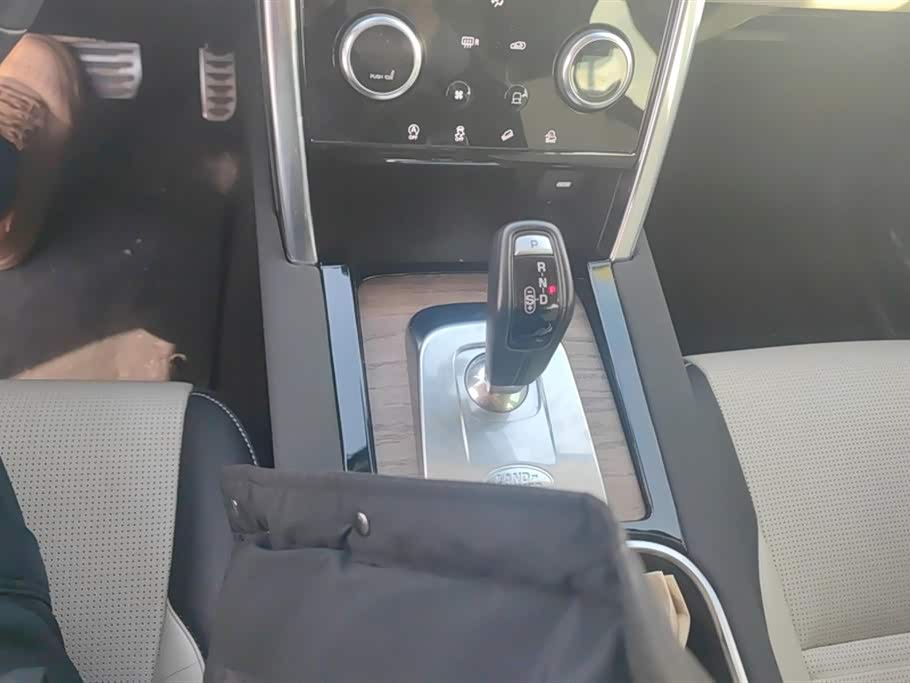 Land Rover Discover sports