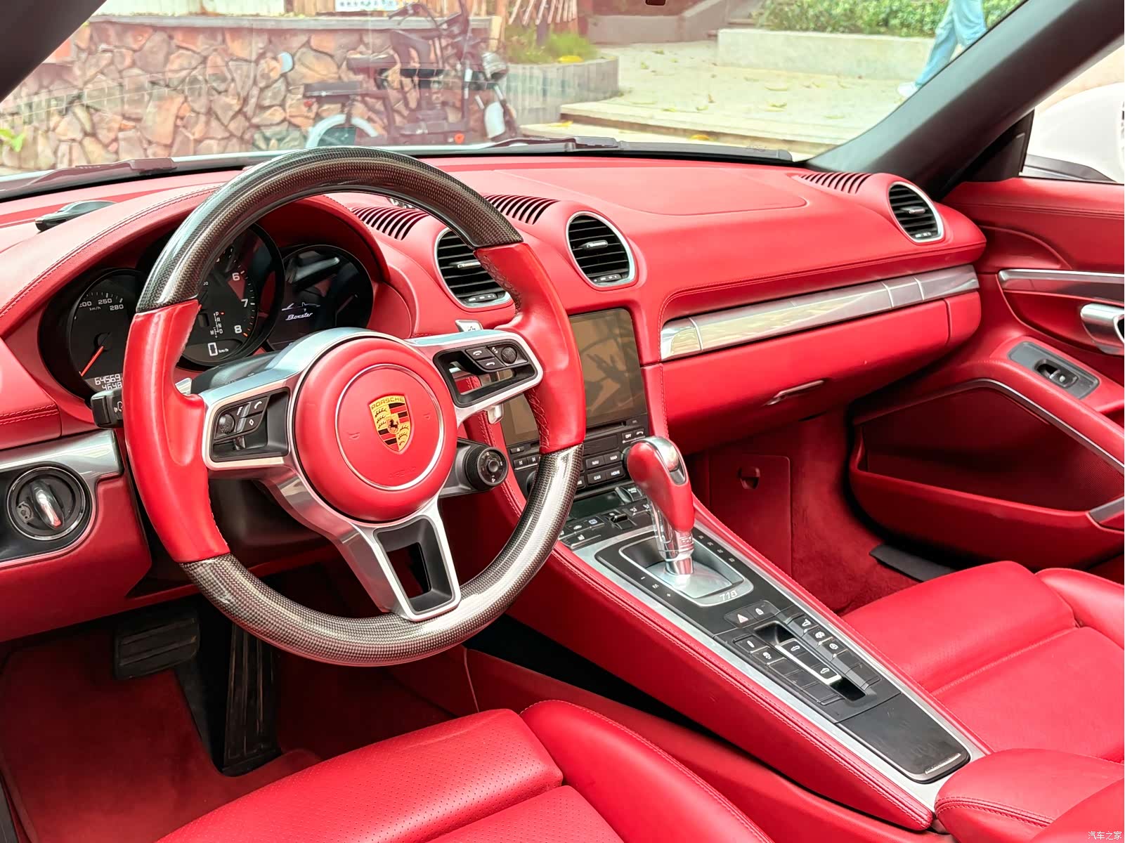 Porsche Boxster, 2021 все фото