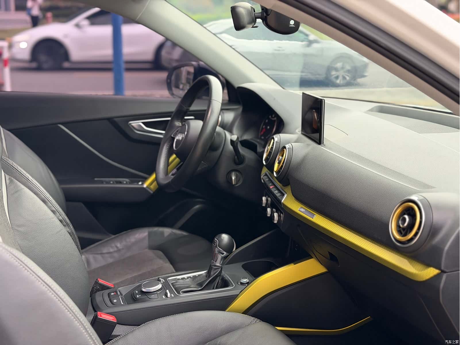 Audi Q2L, 2019 10