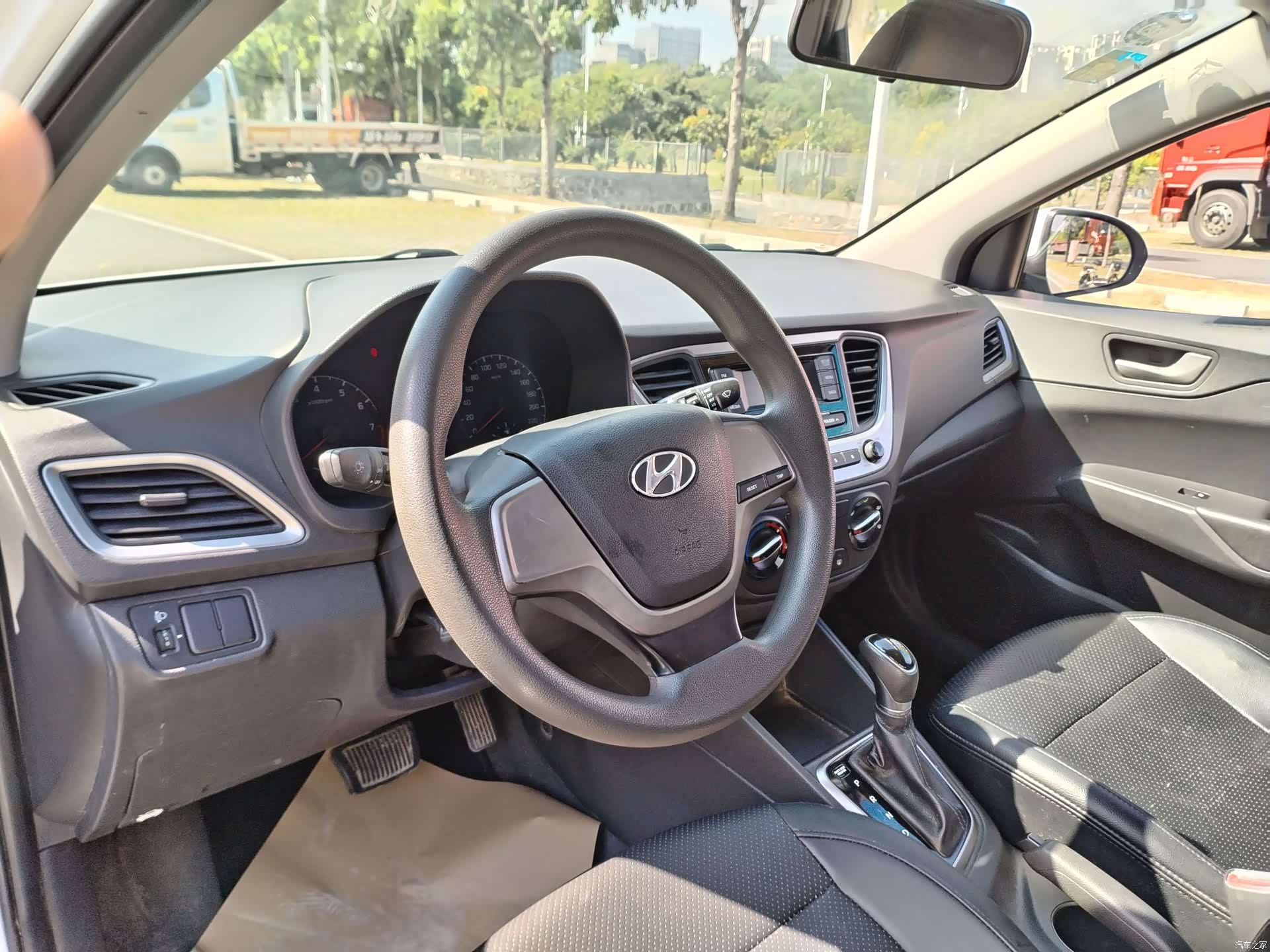 Hyundai GLS, 2017 15
