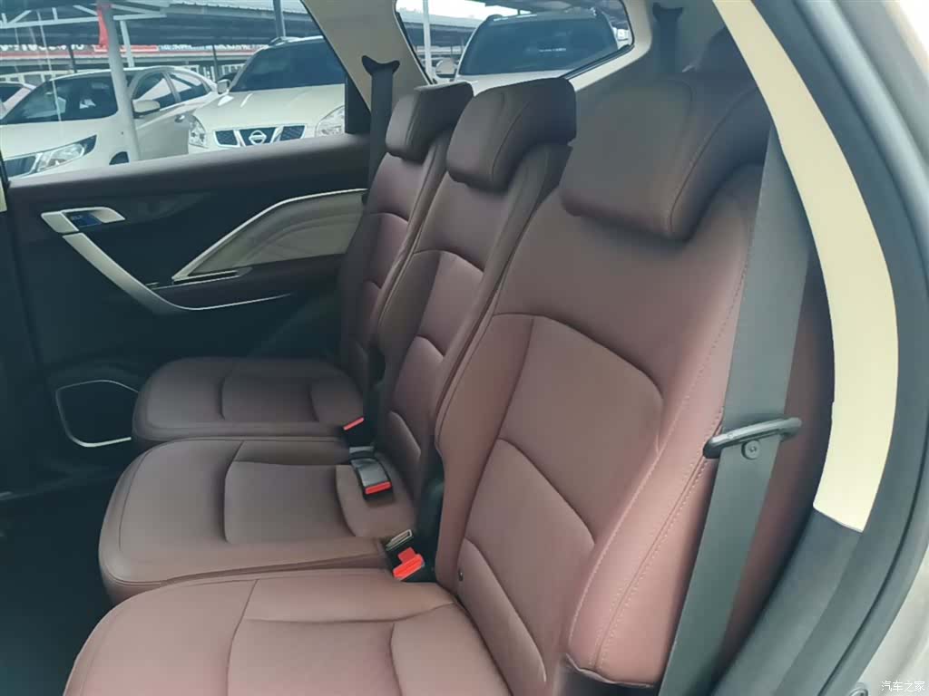 Geely Jiaji, 2022 17