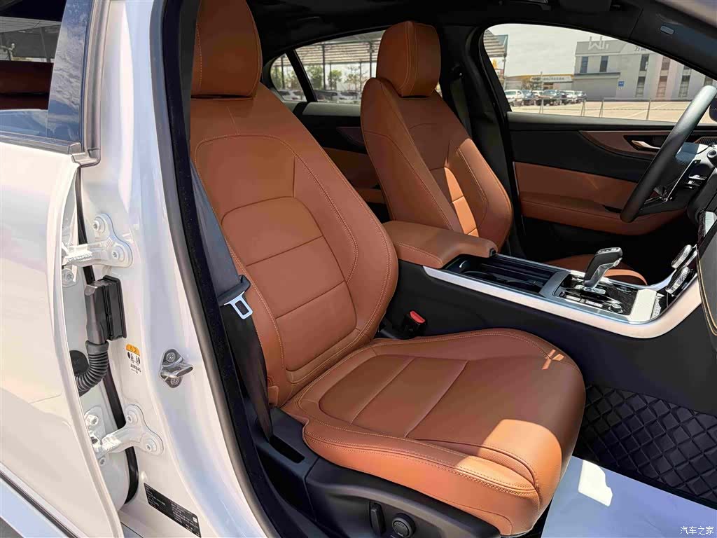 Land Rover XEL, 2025 10