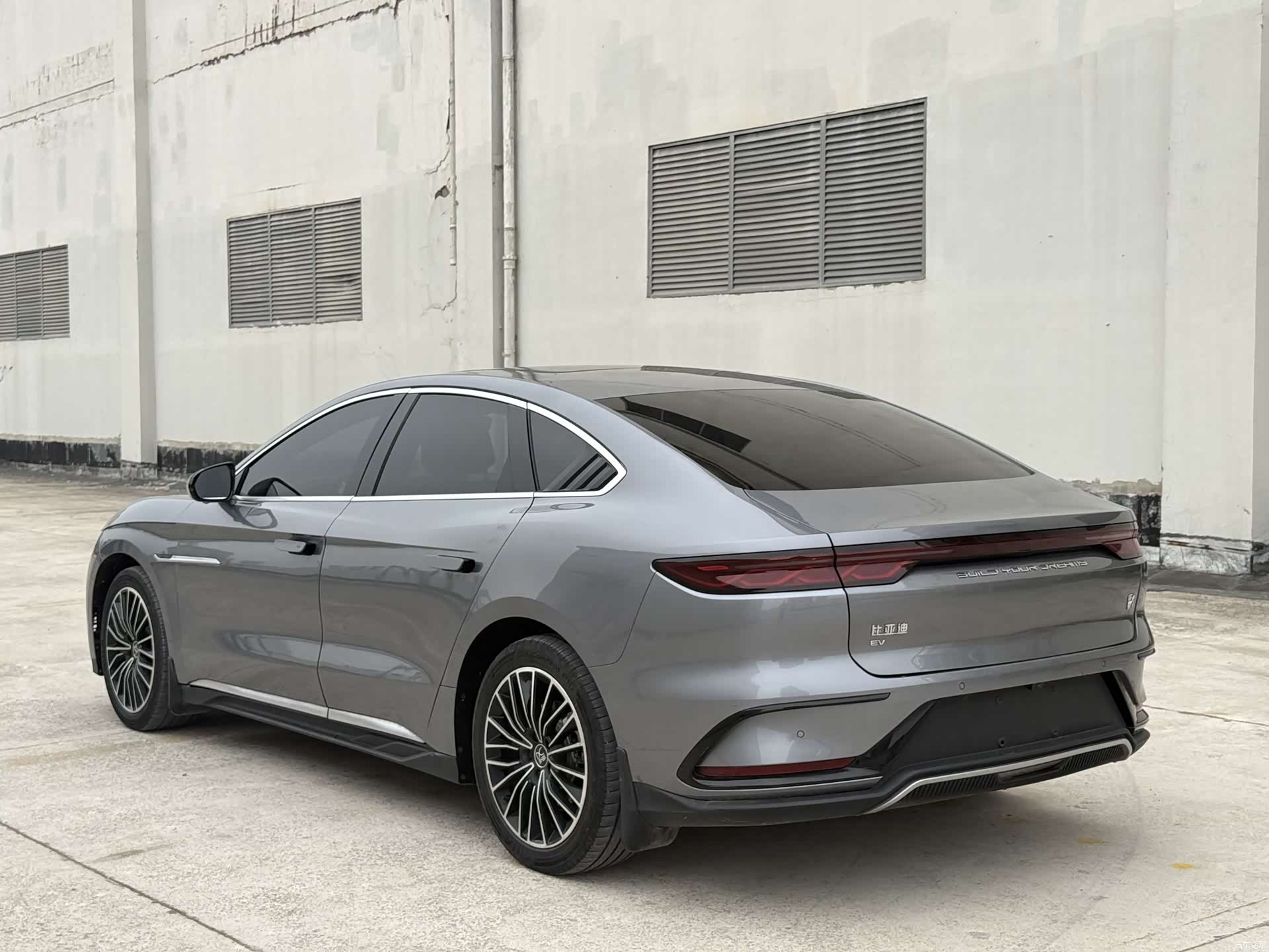 BYD Han, 2023 все фото
