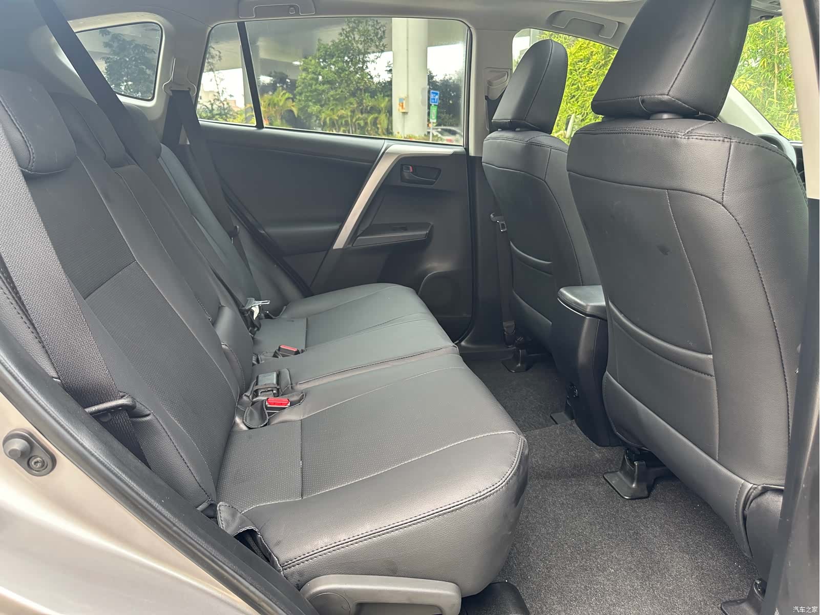 Toyota RAV4, 2019 13