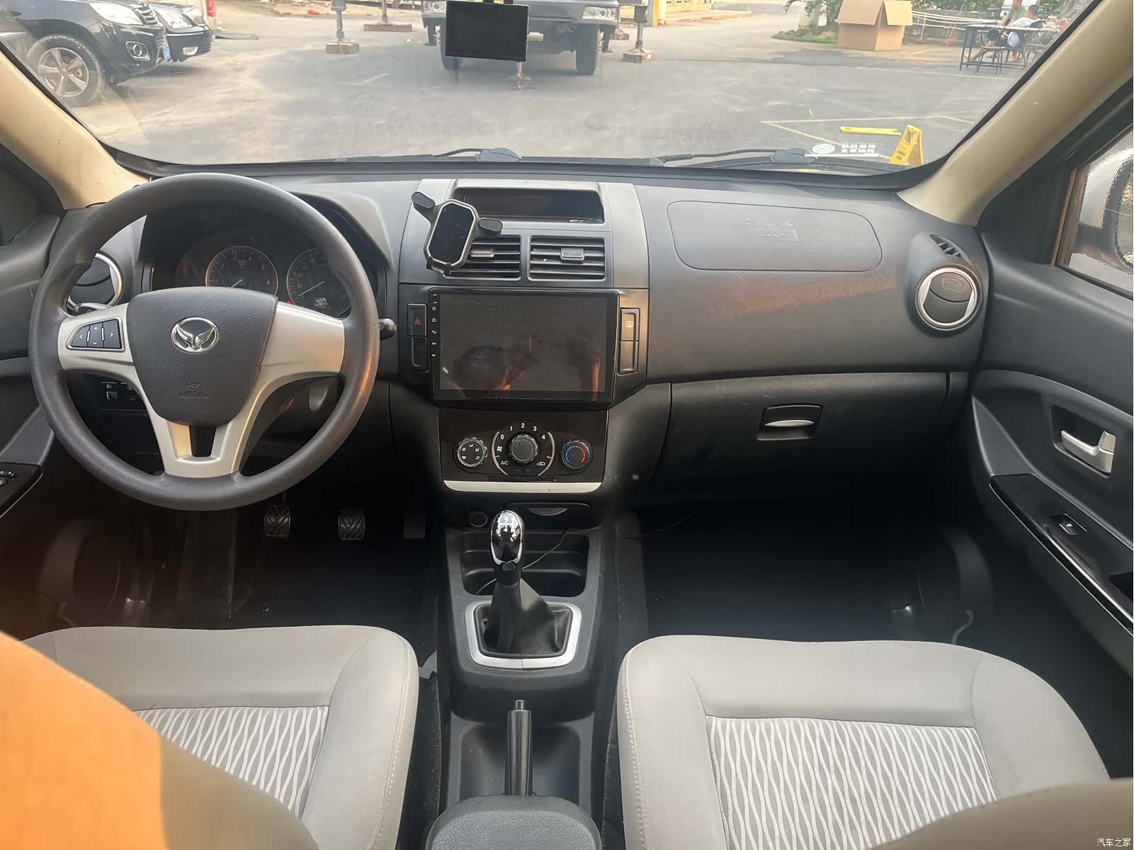 BAIC H2, 2016 13