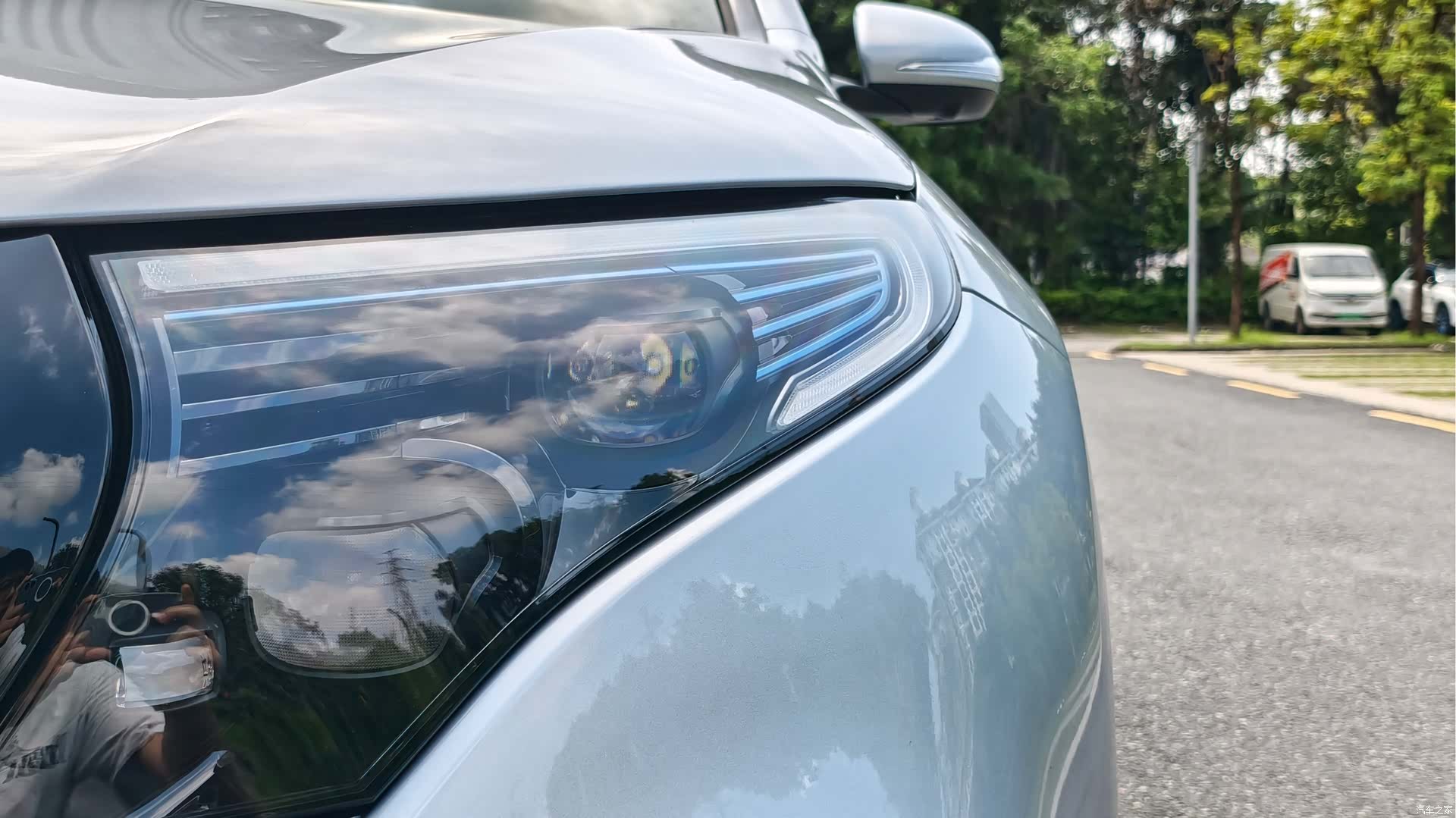 Mercedes-Benz EQC, 2020 11