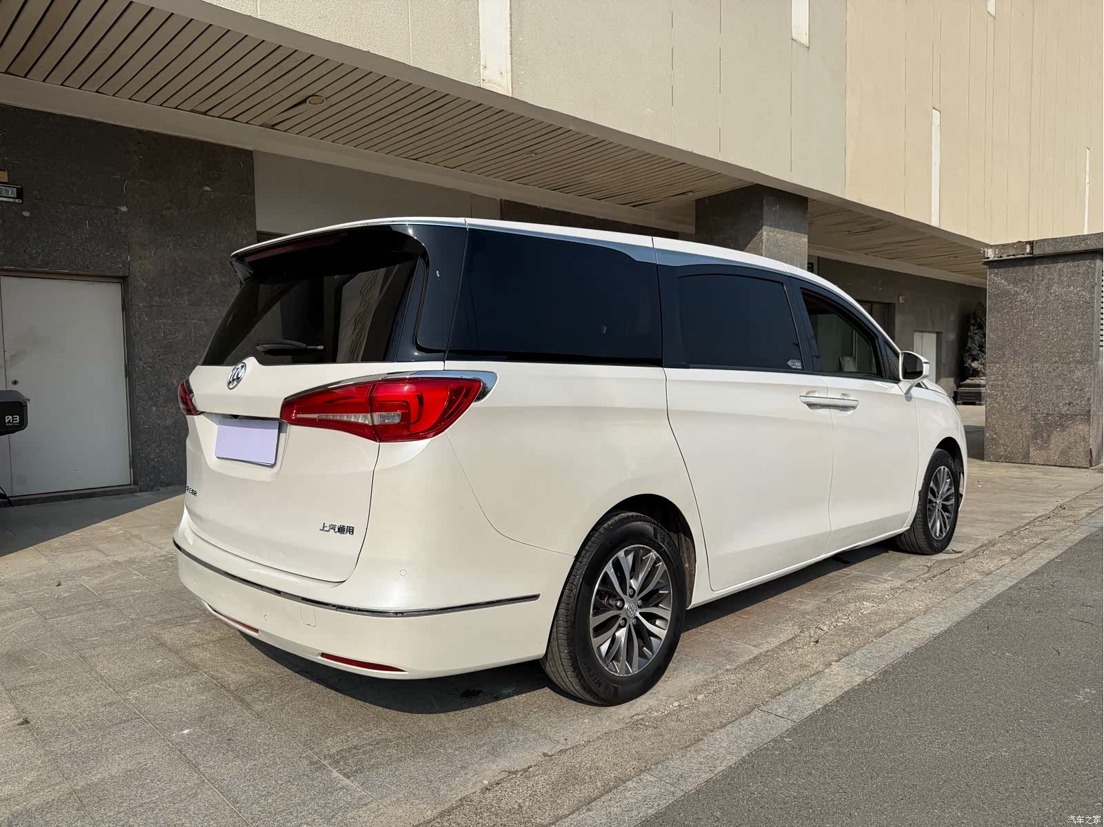 Buick GL8, 2018 8