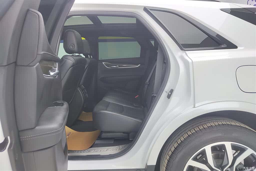 Cadillac XT5, 2022 10