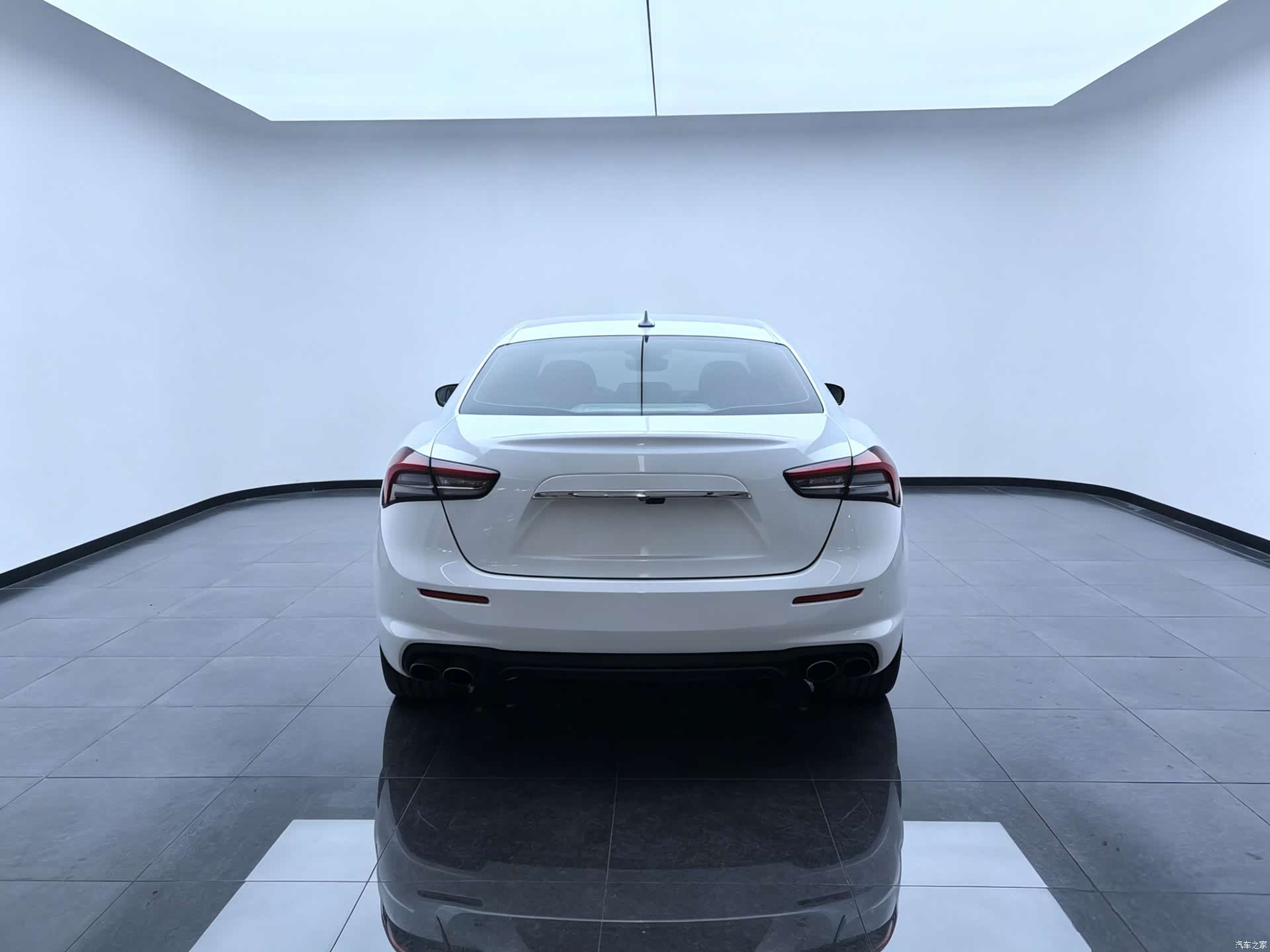 Maserati Ghibli, 2019 все фото