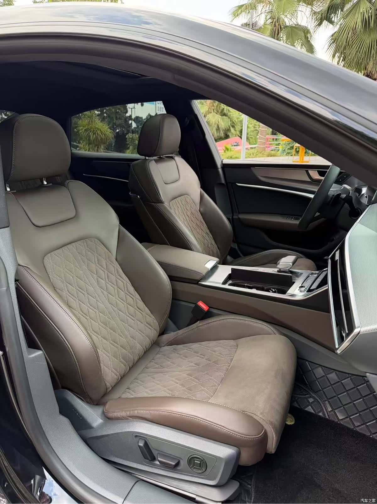 Audi A7L, 2023 11