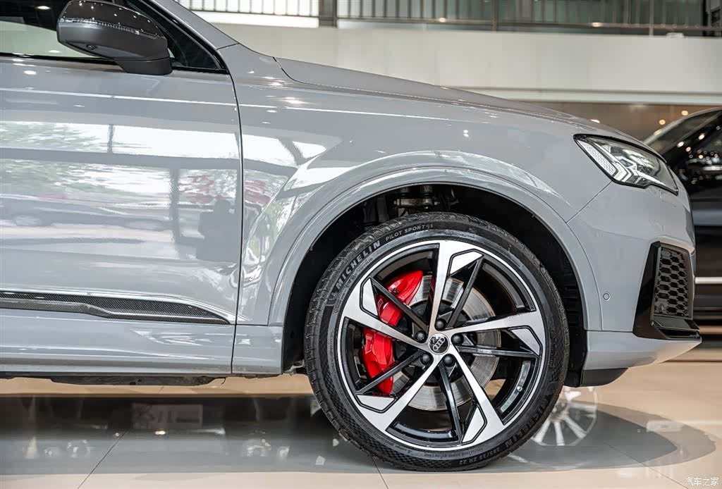 Audi Q7, 2024 все фото