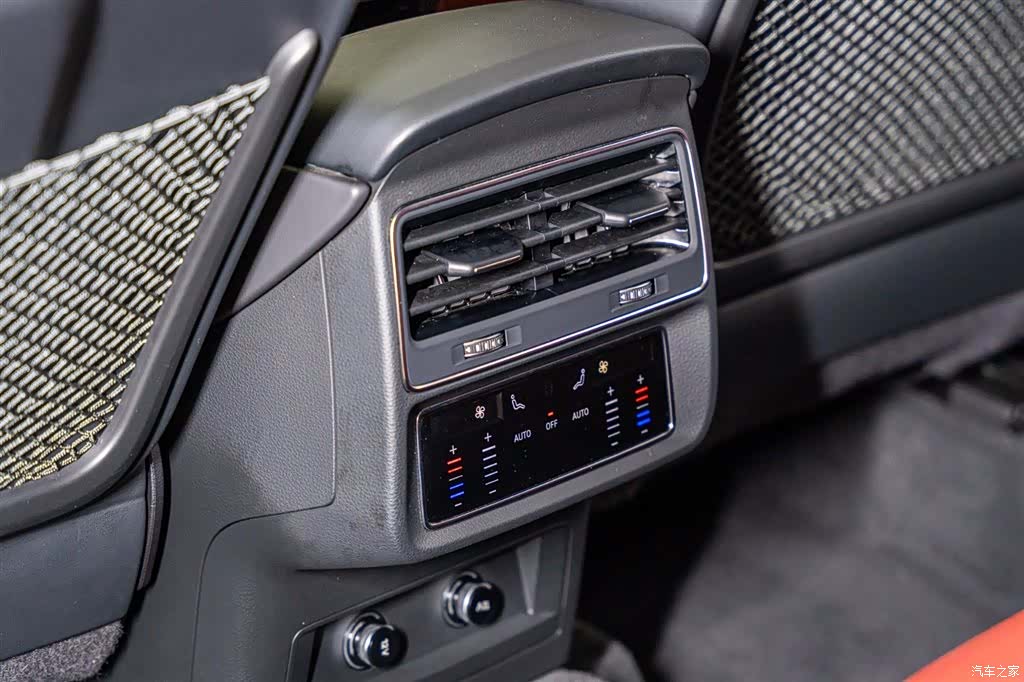 Audi Q7, 2024 13