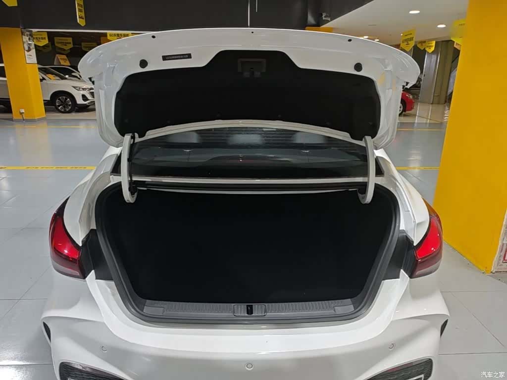 MG MG5, 2025 19