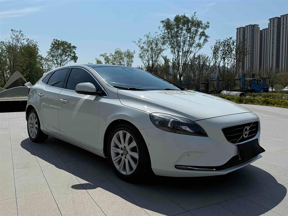 Volvo V40