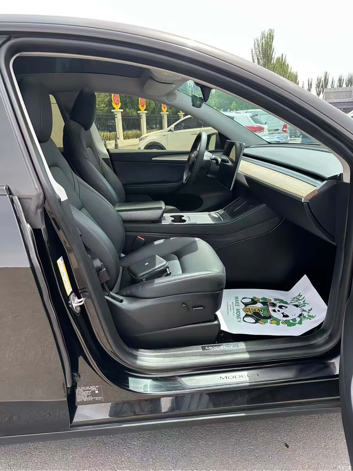 Tesla Model Y, 2023 4