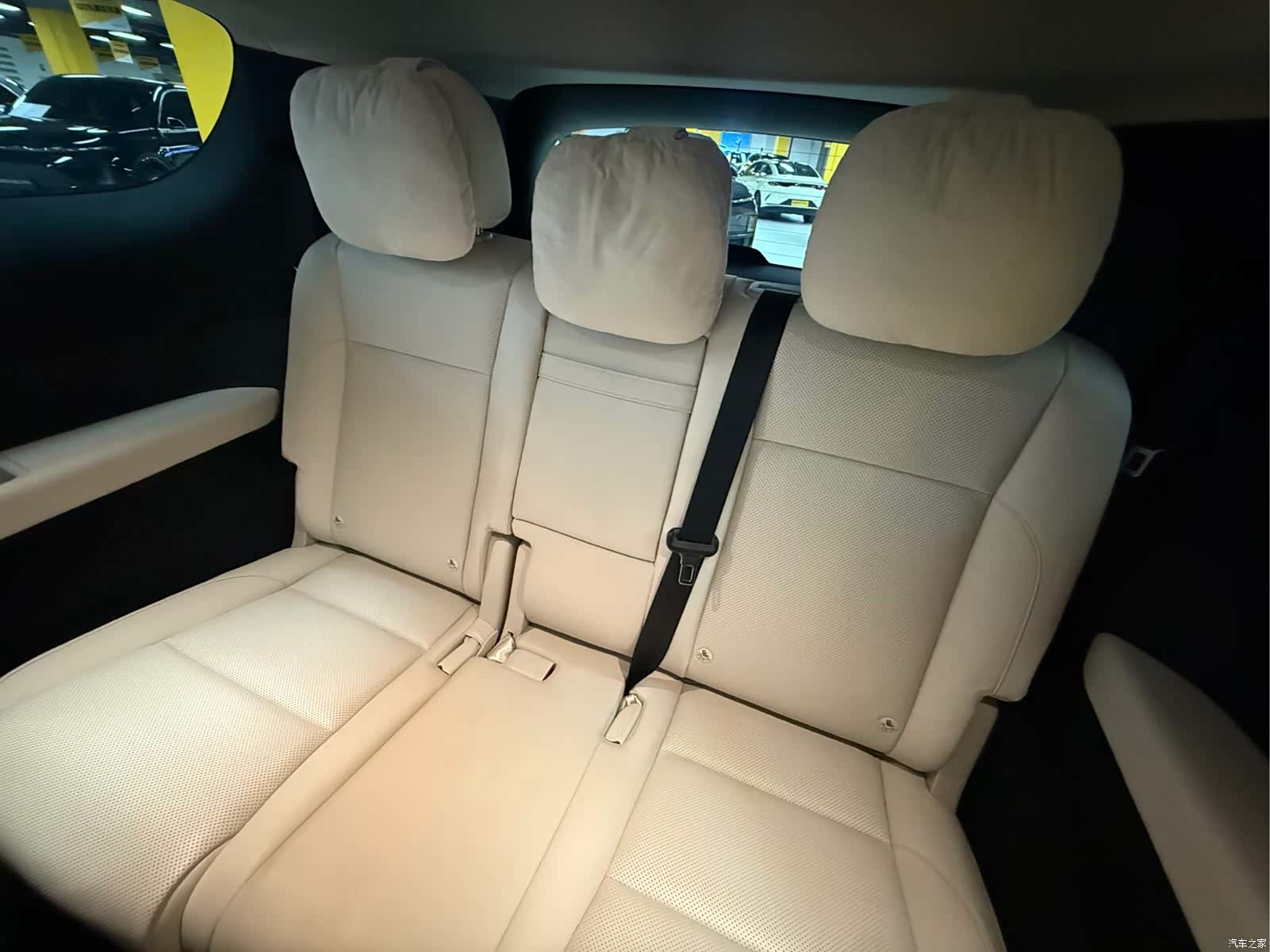 Li Auto MEGA, 2025 9