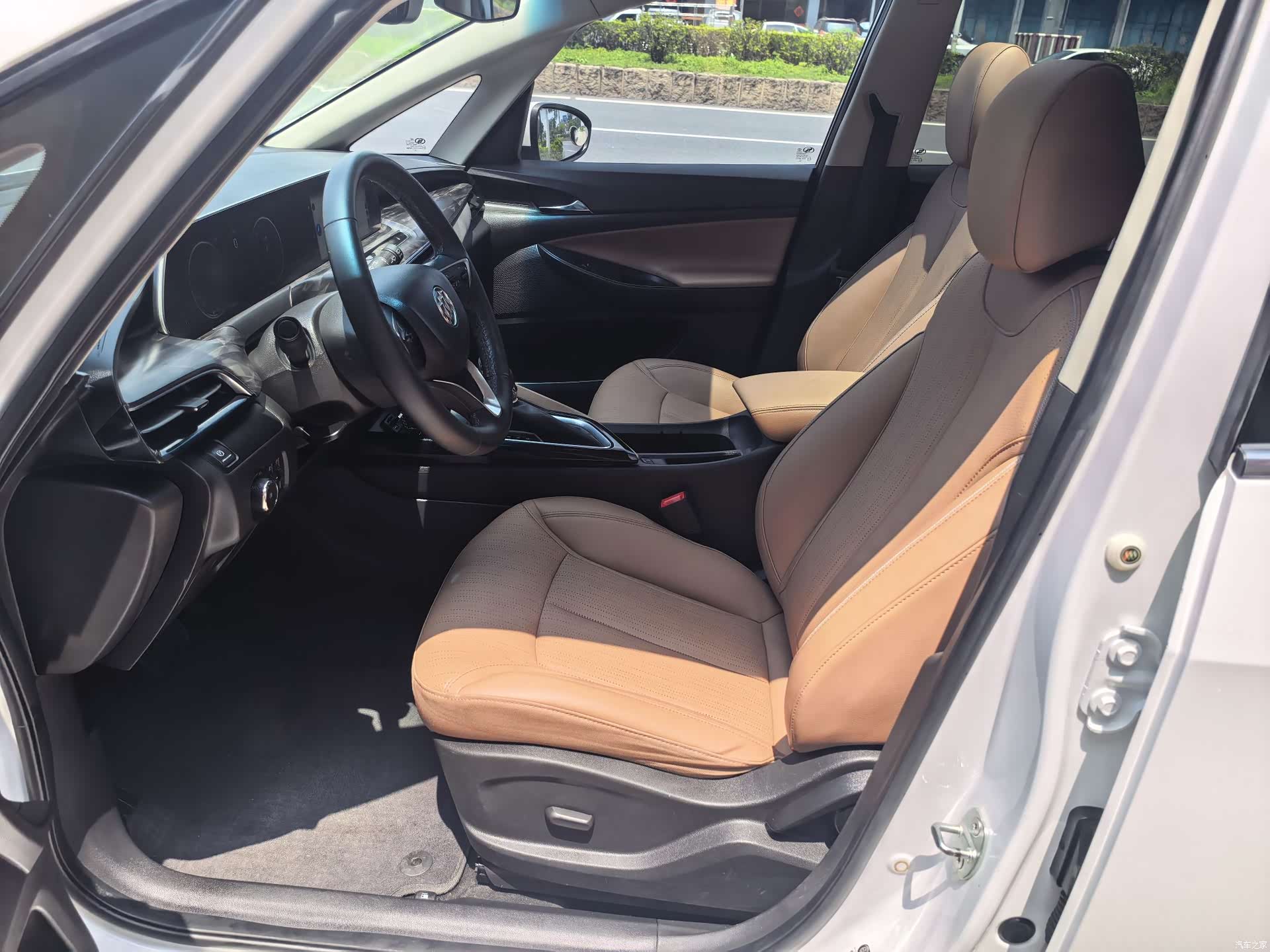 Buick GL6, 2022 4
