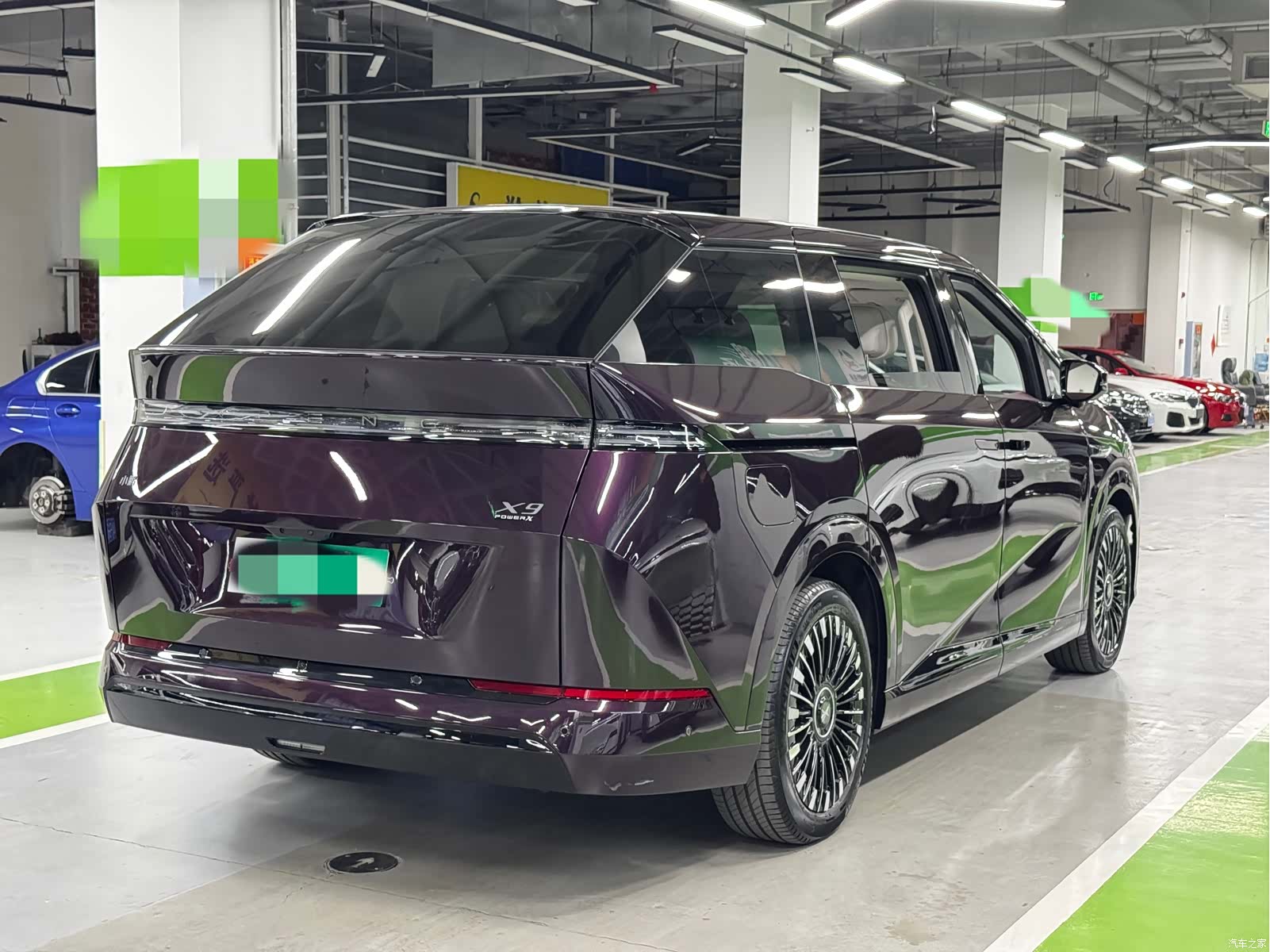 Xpeng X9, 2025 4