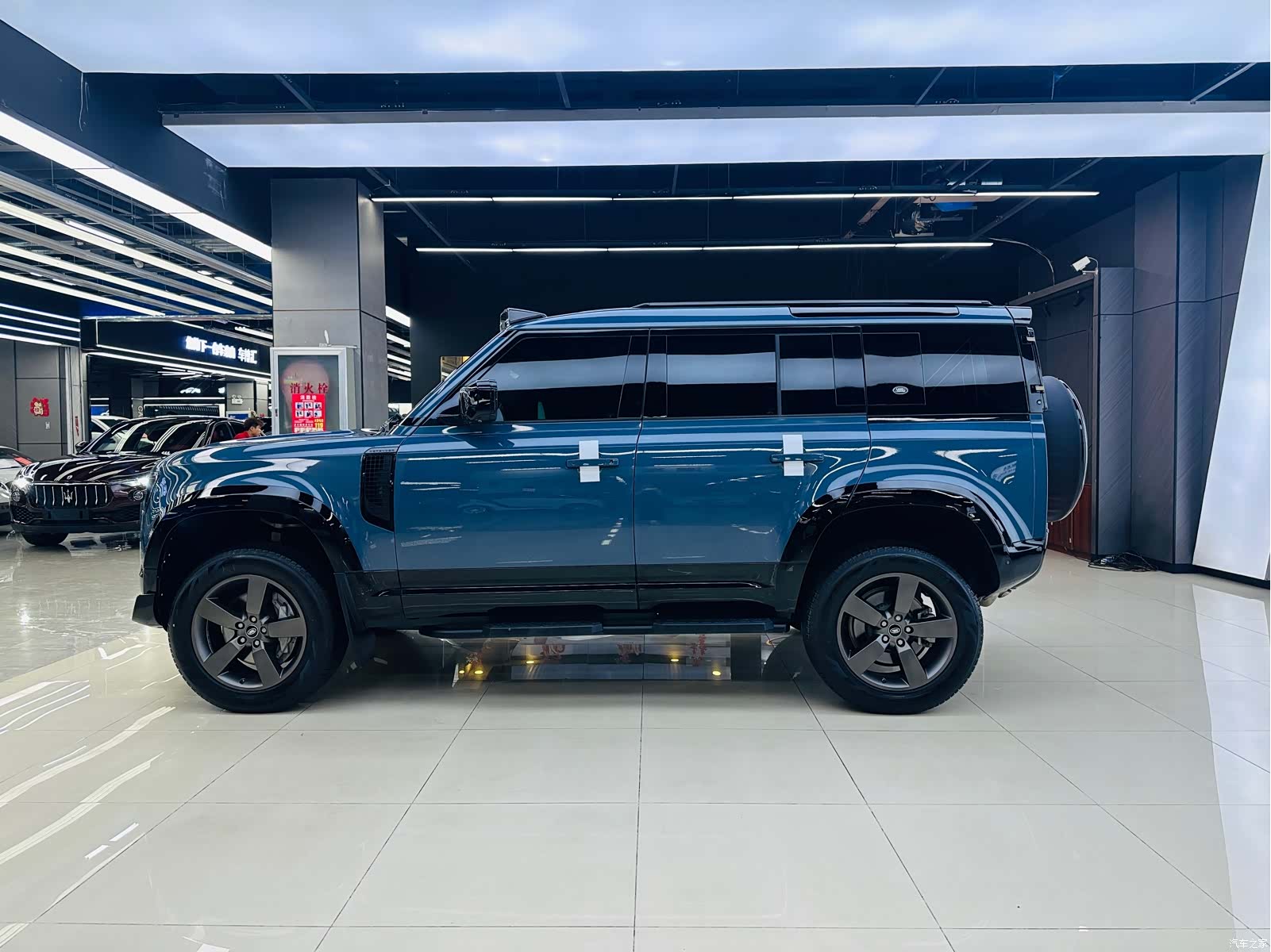 Land Rover Defender, 2021 8