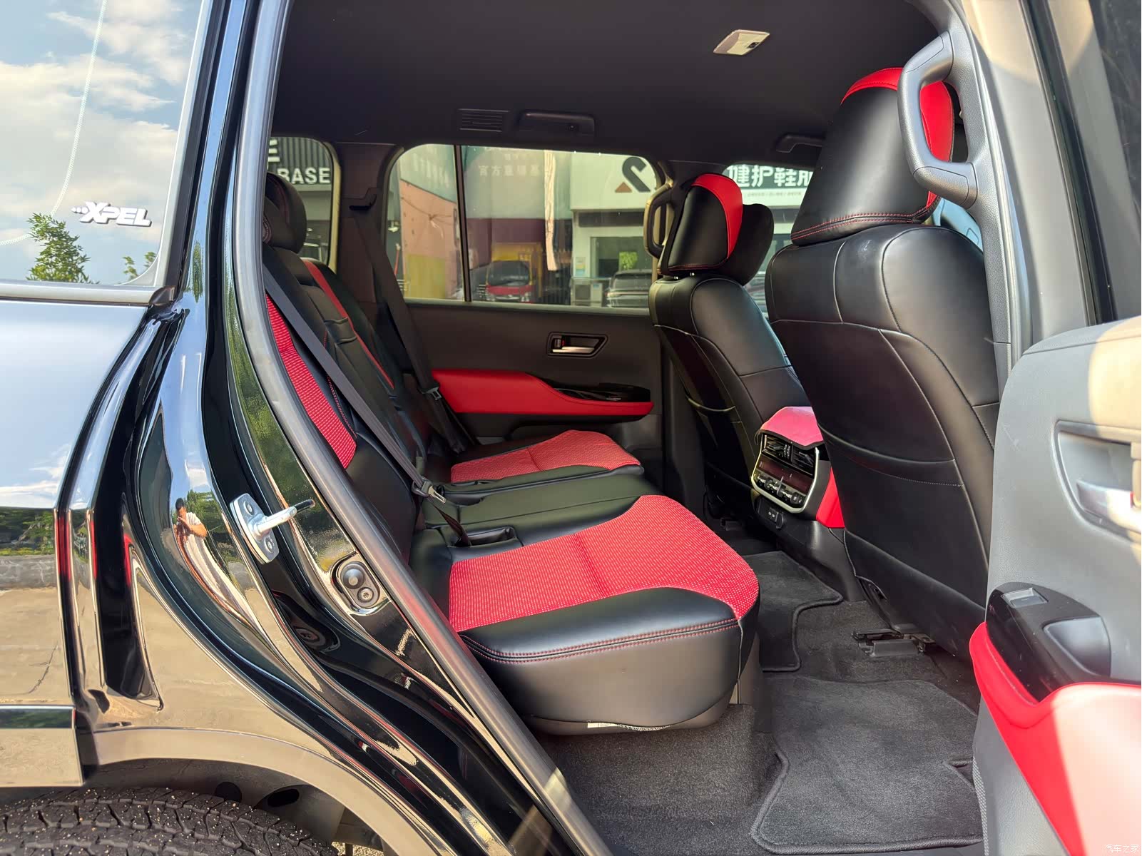 Toyota Land Cruiser, 2024 12