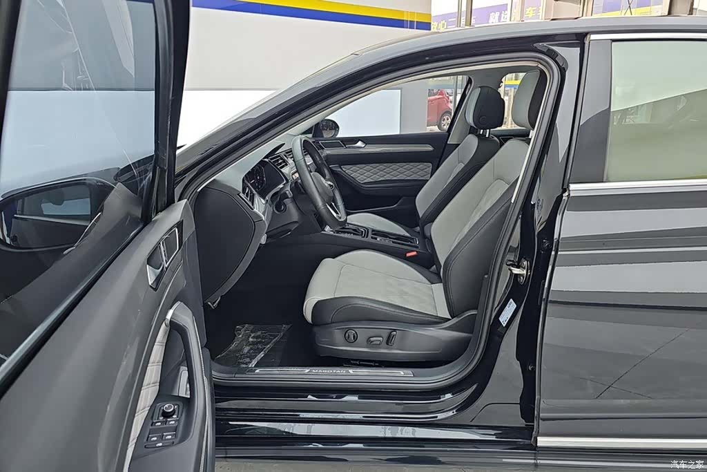 Volkswagen Magotan, 2023 9