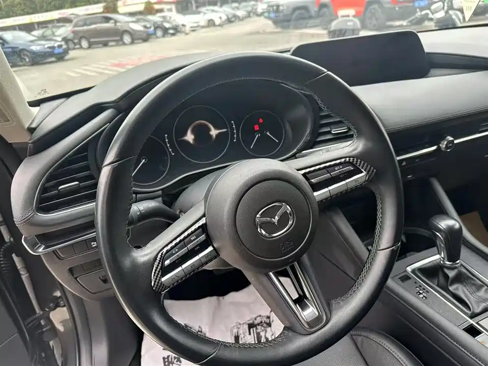 Mazda 3 Angkesaila