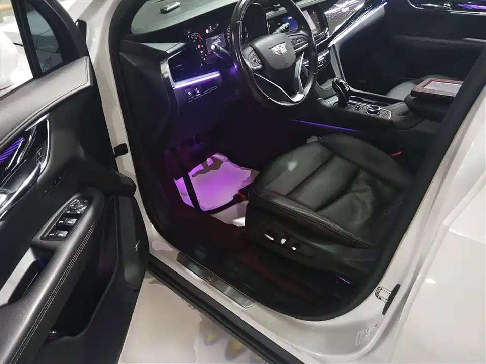 Cadillac XT6