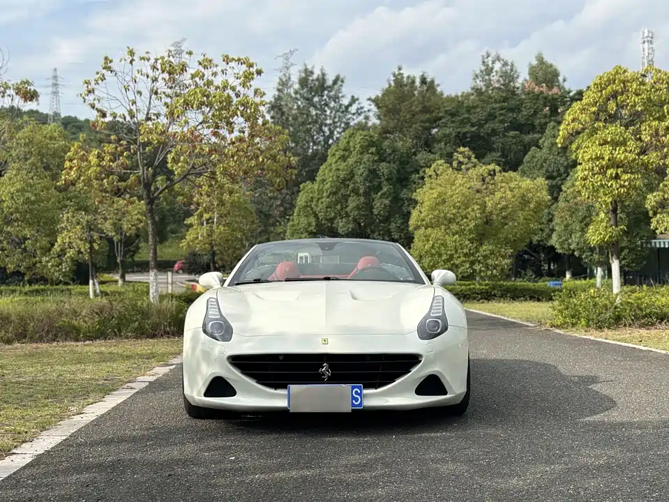 Ferrari California T