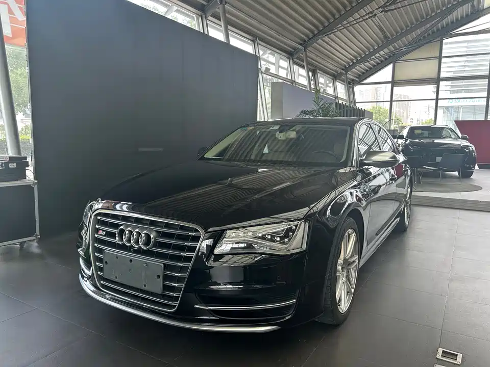 Audi S8