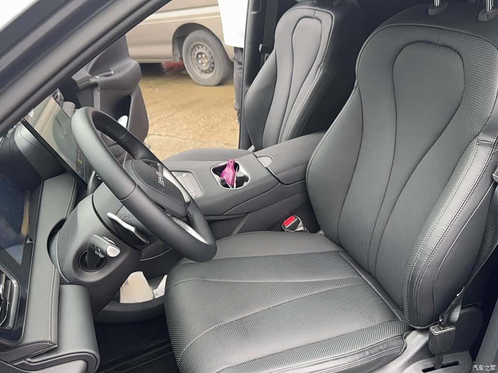 BYD HiAce, 2026 6