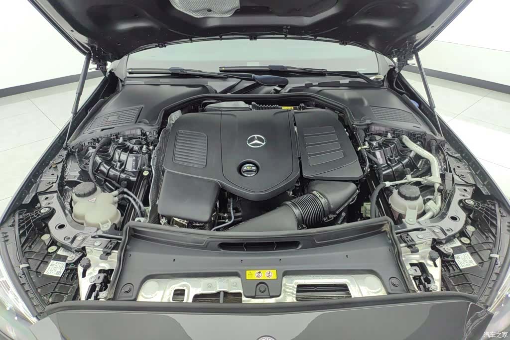 Mercedes-Benz C-Class, 2024 10