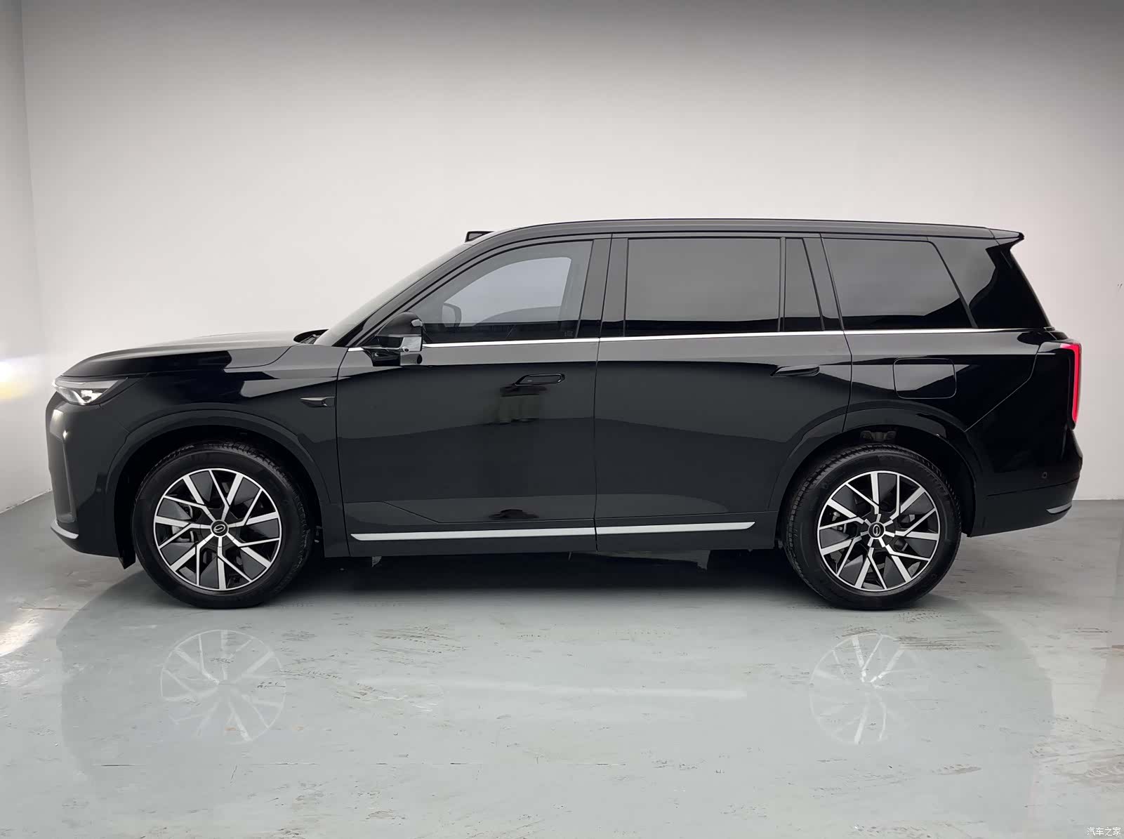 Trumpchi S9, 2025 11