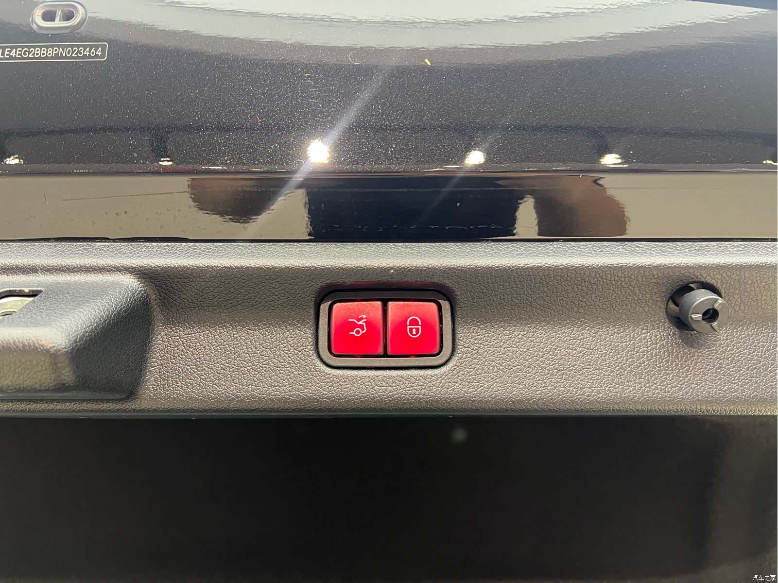 Mercedes-Benz EQE, 2024 19