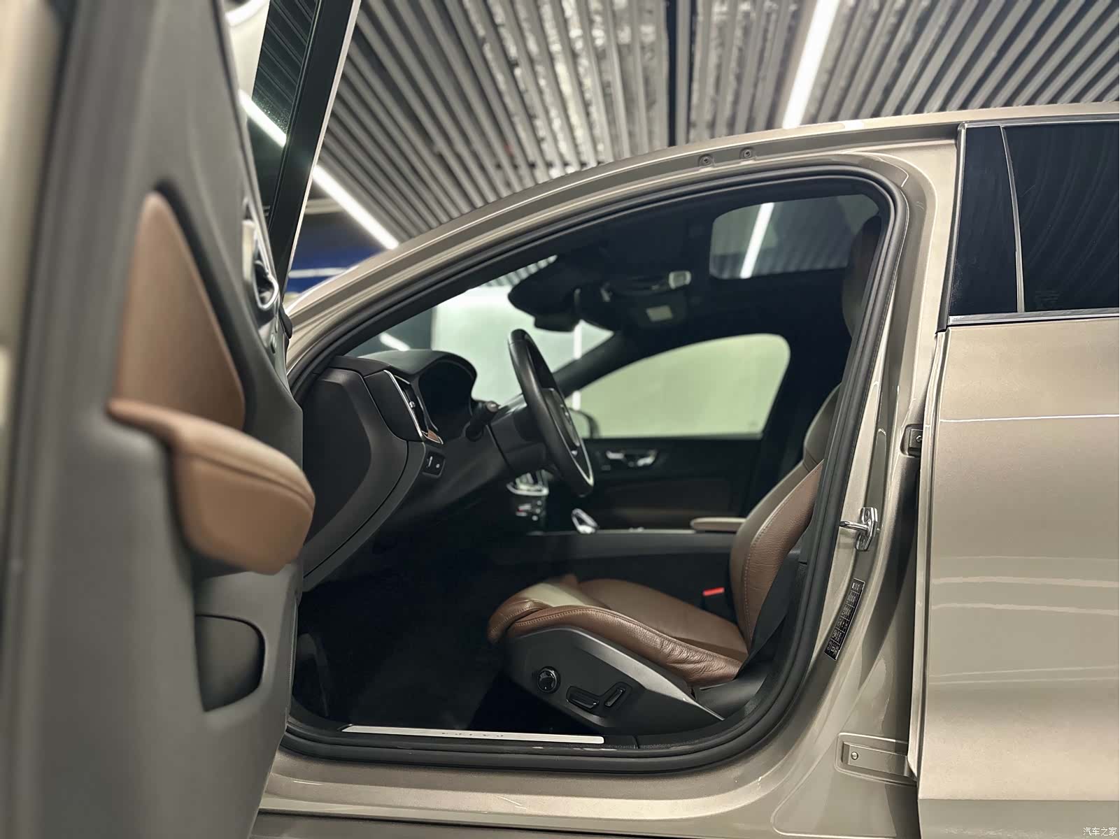 Volvo S60, 2021 все фото