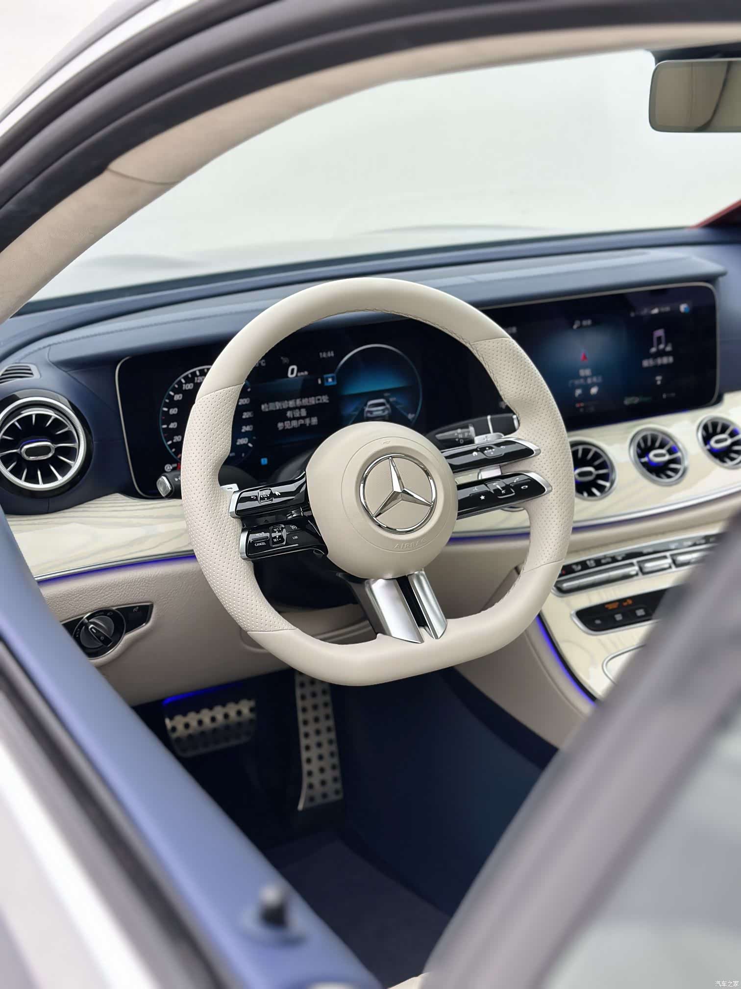 Mercedes-Benz E-Class, 2022 3