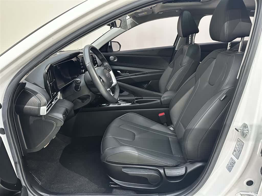 Hyundai Elantra, 2022 8
