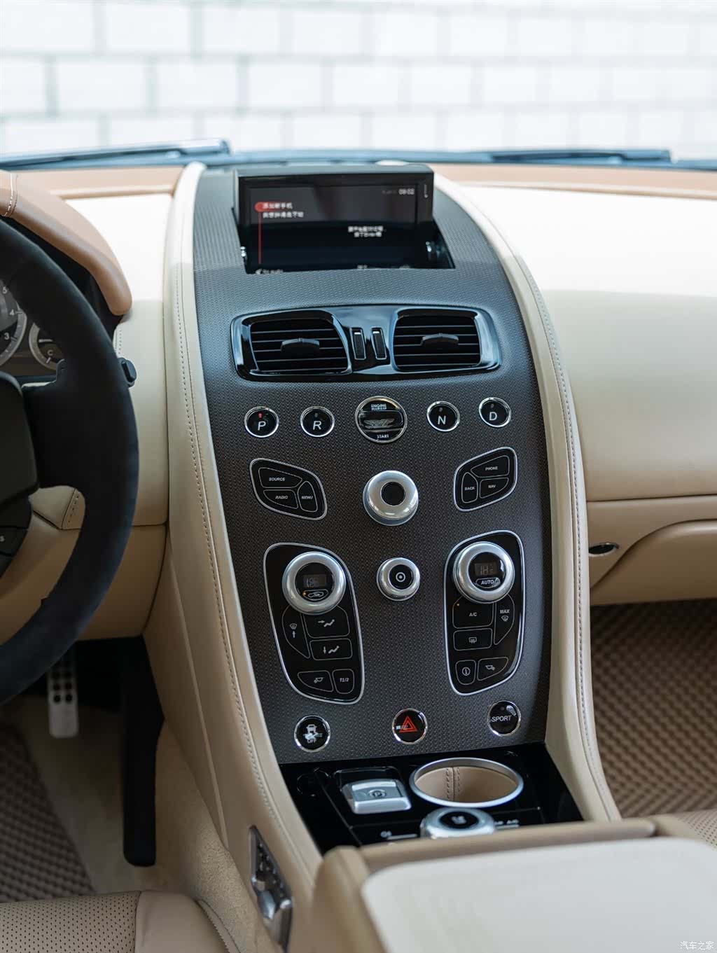 Aston Martin Rapide, 2019 13