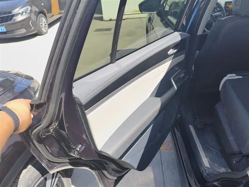 Volkswagen ID.6 CROZZ